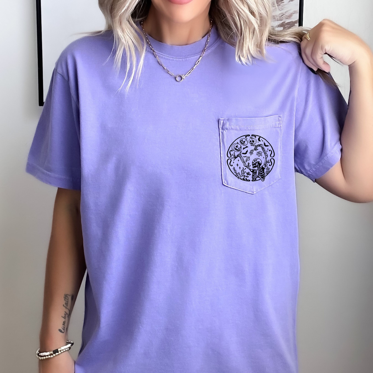 Tis The Season Spooky Skeleton Funny Halloween Creepy Limited Edition Comfort Colors Tee