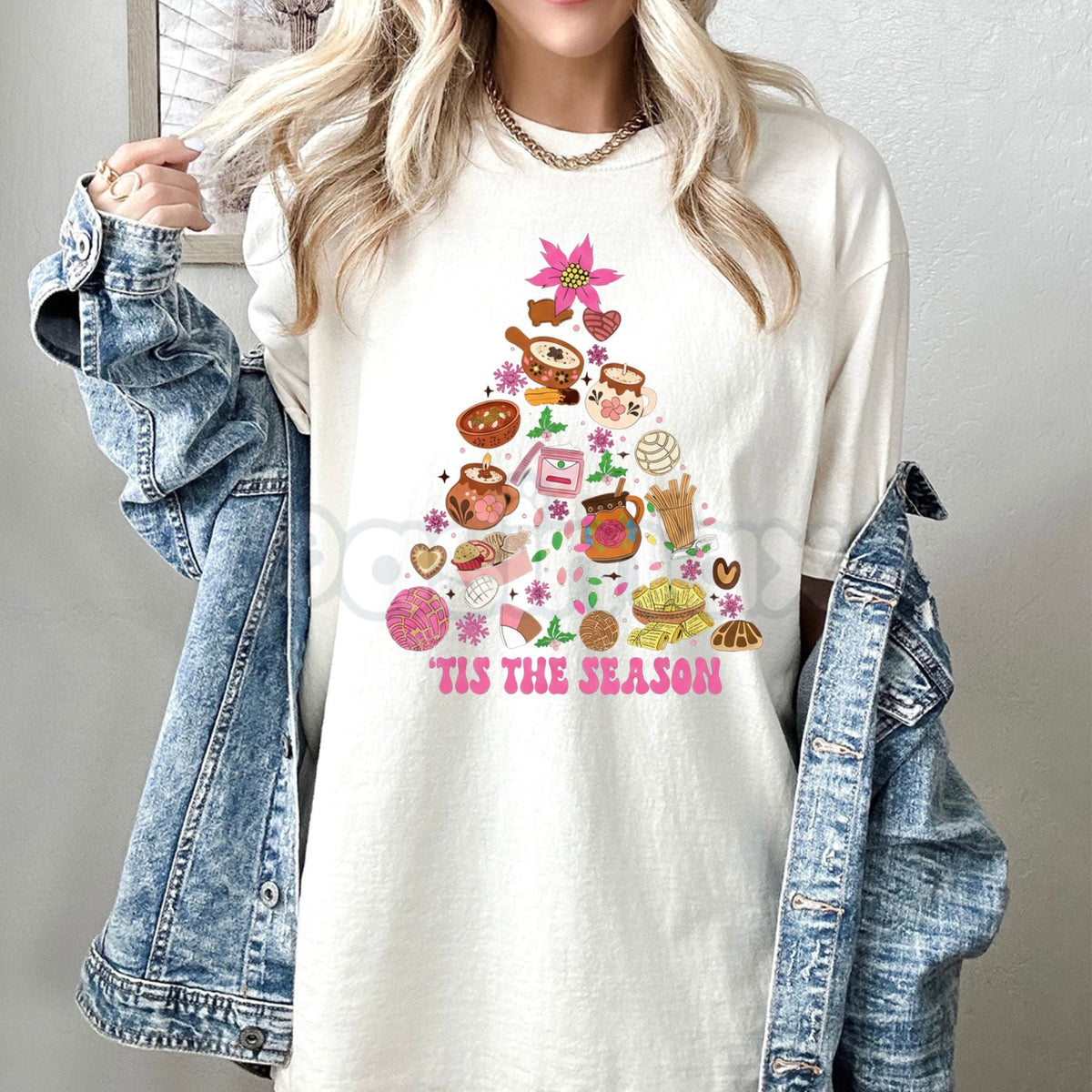 "Tis The Season Mexican Christmas Tree T-Shirt" - Tamales Pan Dulce Holiday Tee, Festive Latinx Christmas Apparel, Unique Foodie Xmas Gift