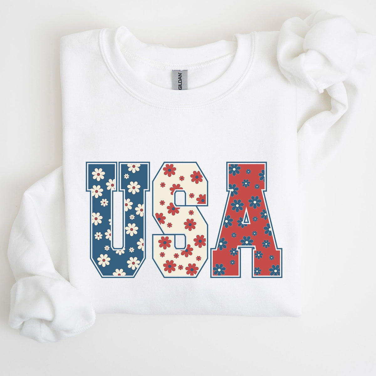 USA Floral Print Patriotic Flag and Stars Design Celebrating American Pride for Everyday Wear Sweatshirt