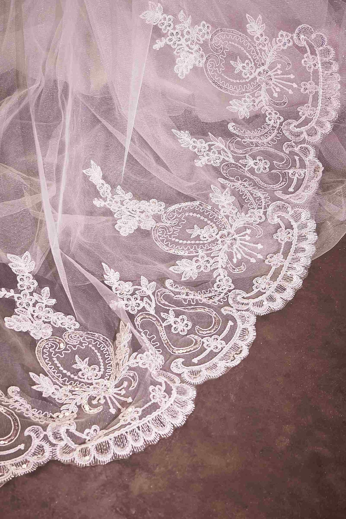 Embroidery Hem Lace Chapel Veil