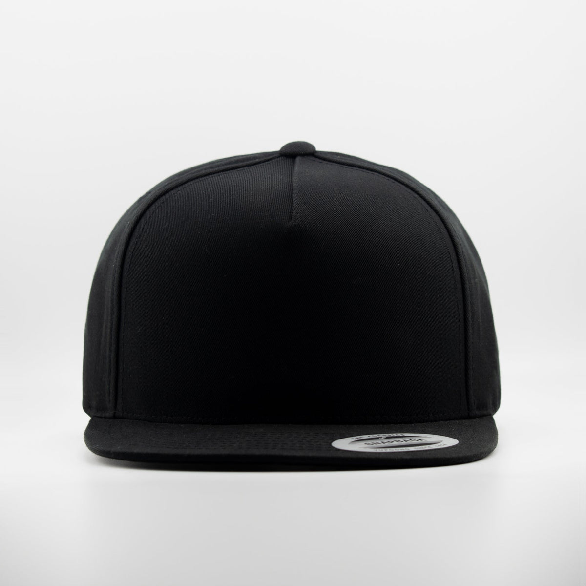 Konus Men's Snapback With Minimal Embroidery