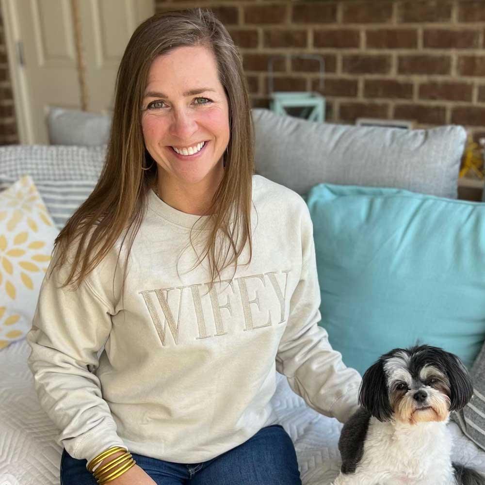 Embroidered “Wifey” Sweatshirt – Cozy Crewneck Perfect Gift for Her