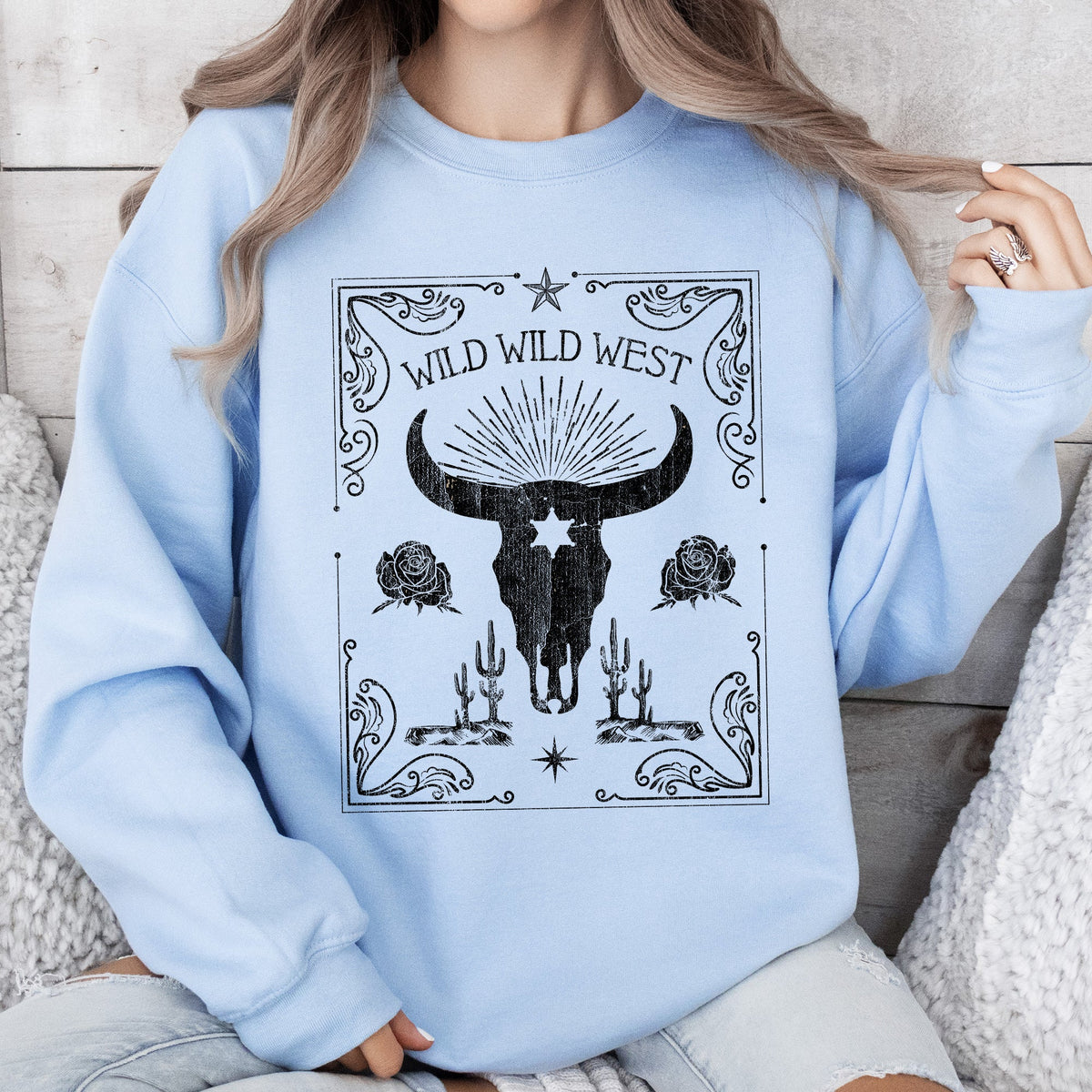 Wild Wild West Skull Cattle Cowboy Cowgirl Western Frontier Legend Saloon Style Sweatshirt