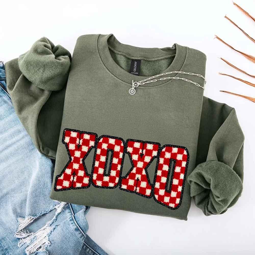 XOXO Checkered Valentine Sweatshirt – Furry Style Printed Sweater