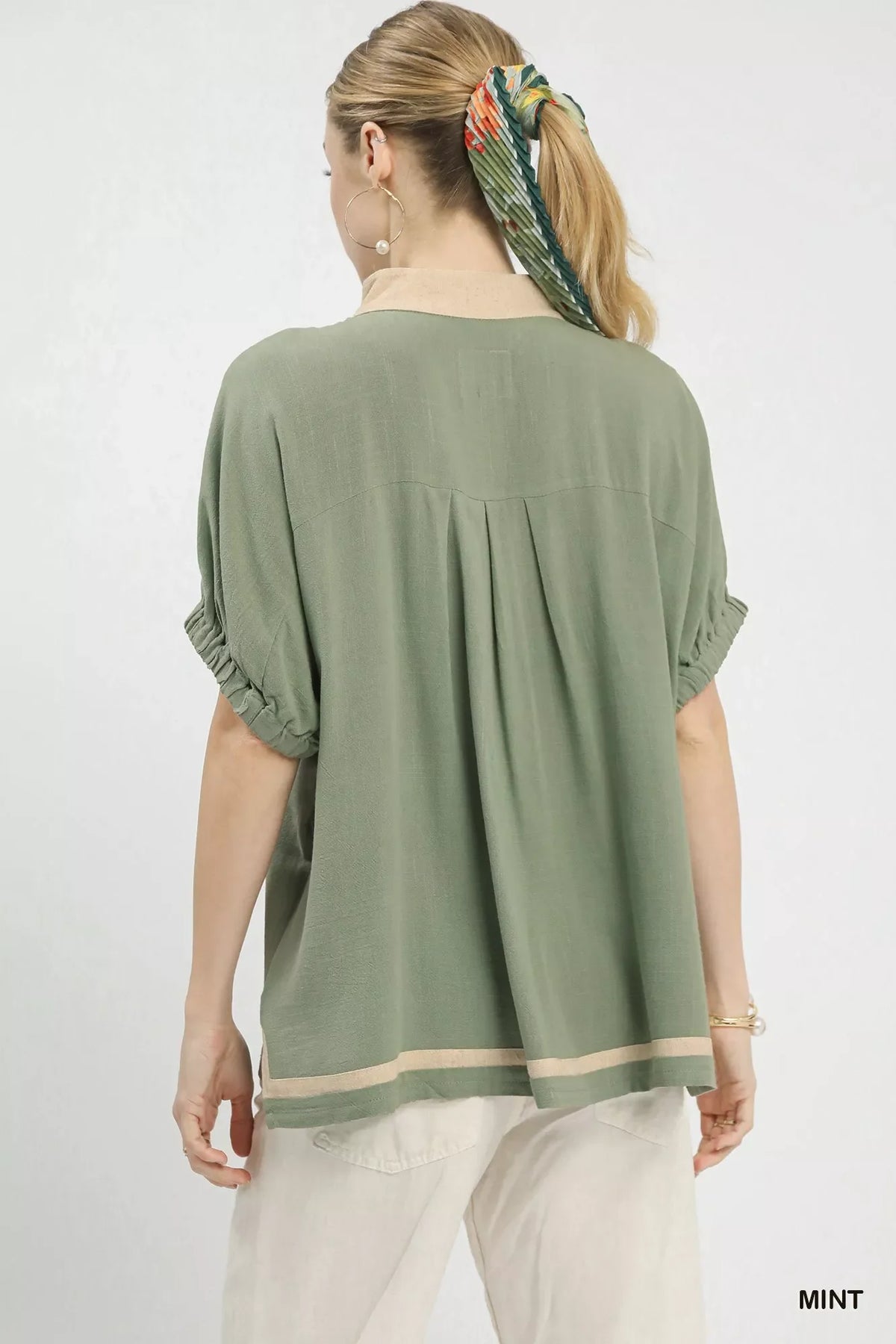 Umgee Linen Contrast Trim V-Neck Blouse