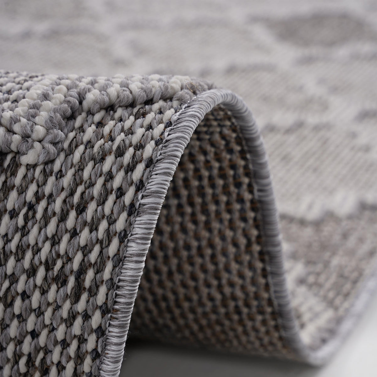 NAAR Guros Collection 6X9 White / Grey / Trellis Indoor / Outdoor Area Rug