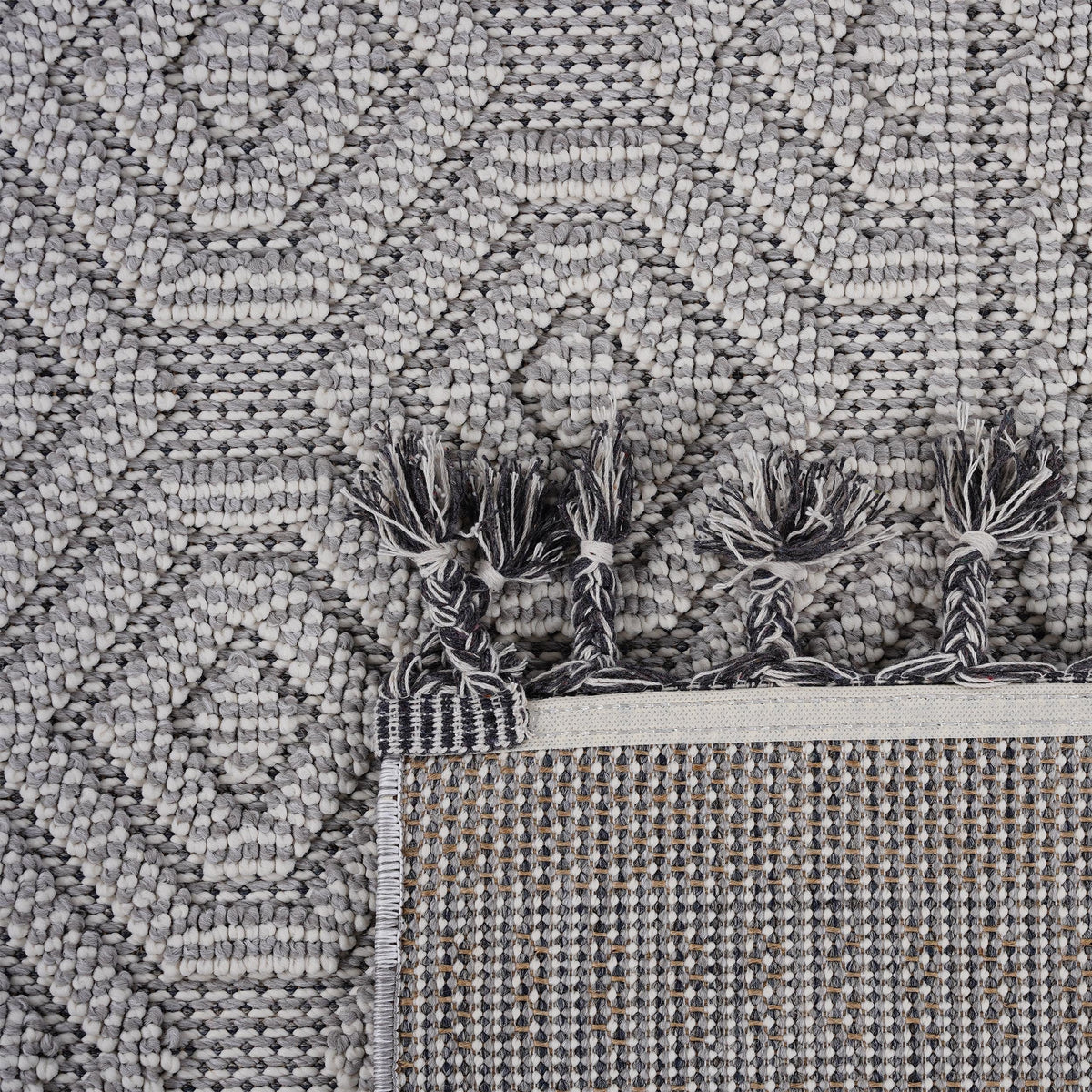 NAAR Guros Collection 4X6 White / Geometric Indoor / Outdoor Area Rug