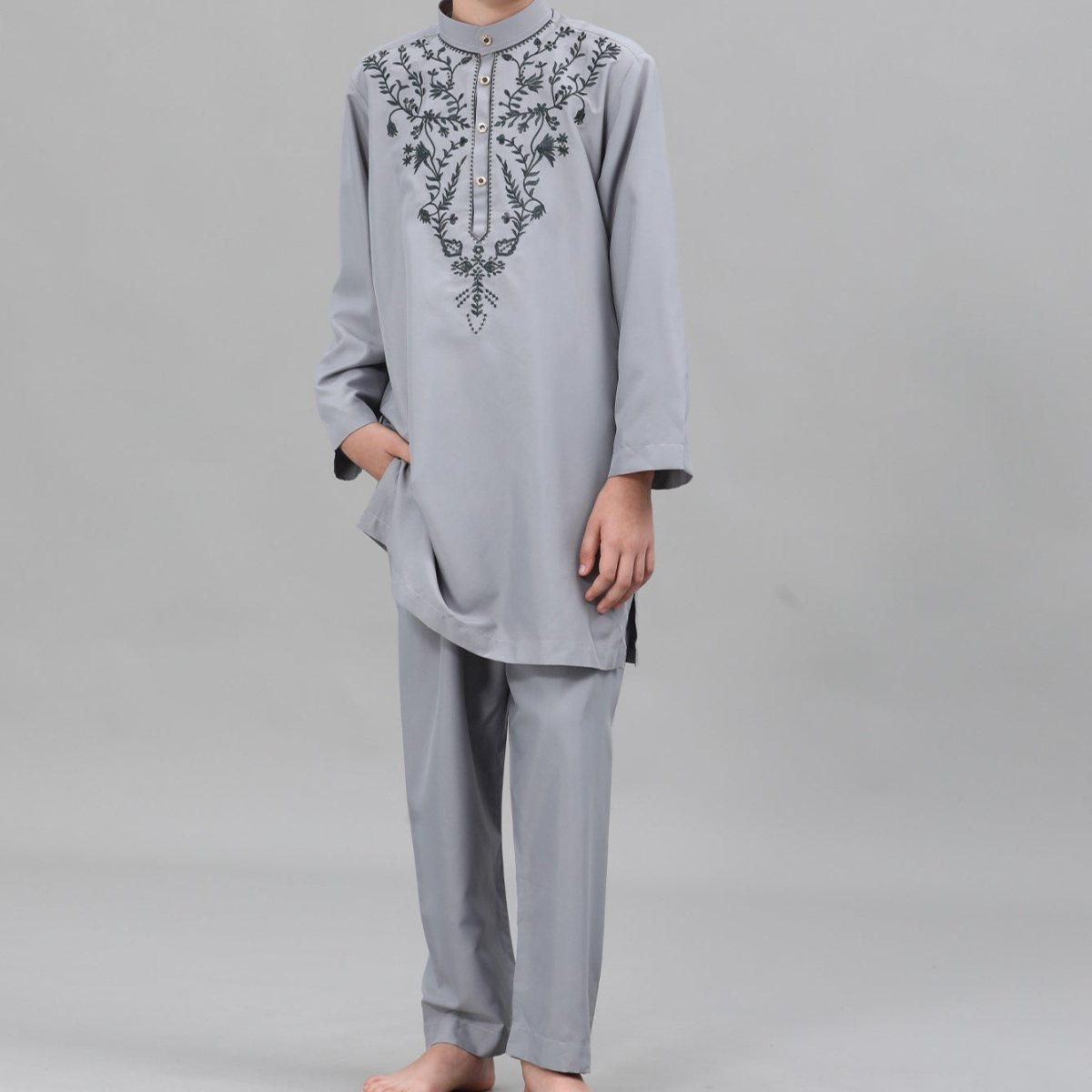 Boys' Embroidered Thobe Set with Pants(MKB034)