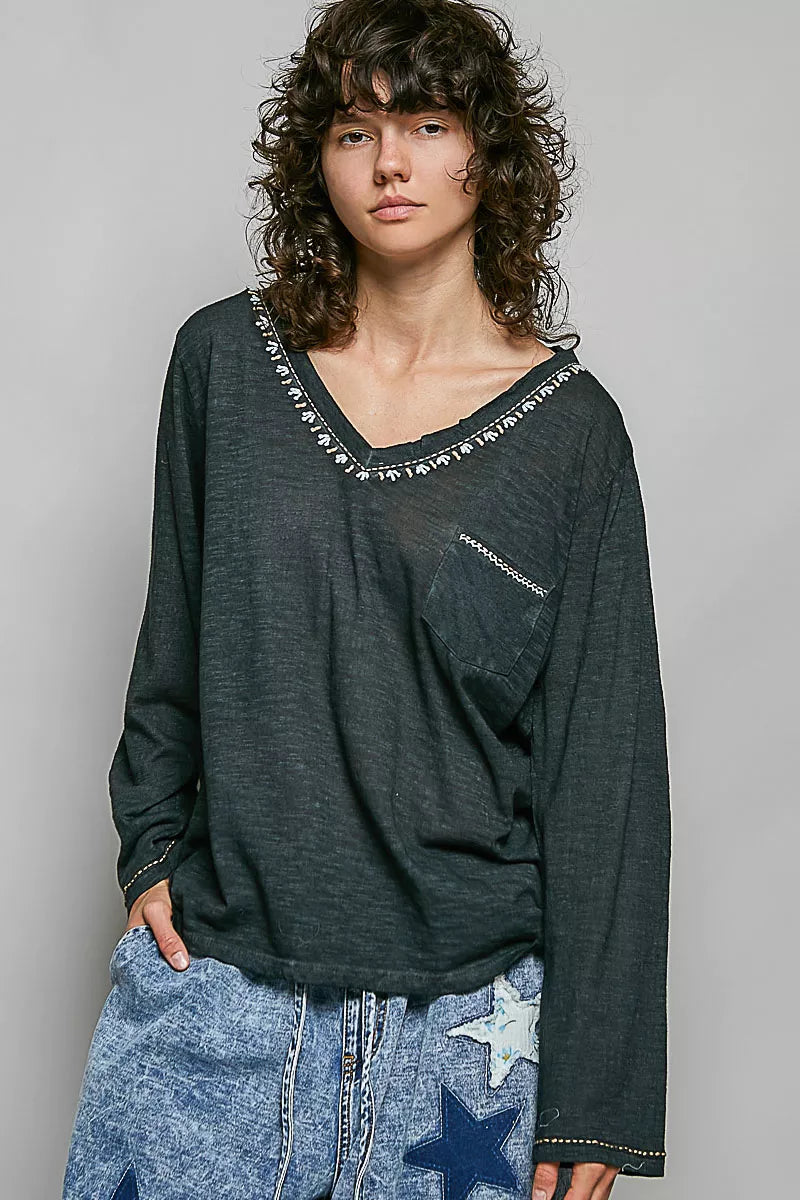POL Contrast Stitch V-Neck Lightweight Knit Long Sleeve Top