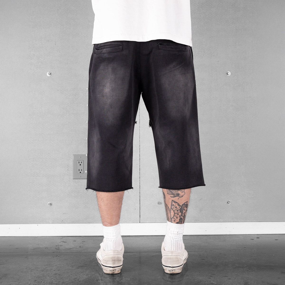 Commons Pearled Star Sweatshort Vintage Black