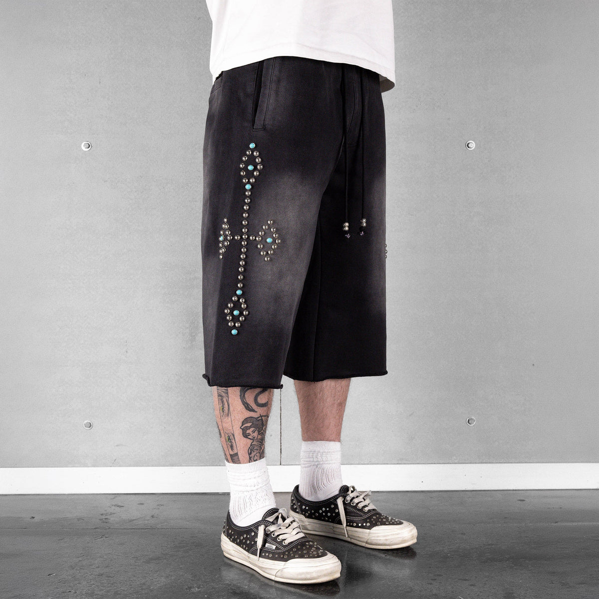Commons Turquoise Rivet Sweatshort Vintage Black