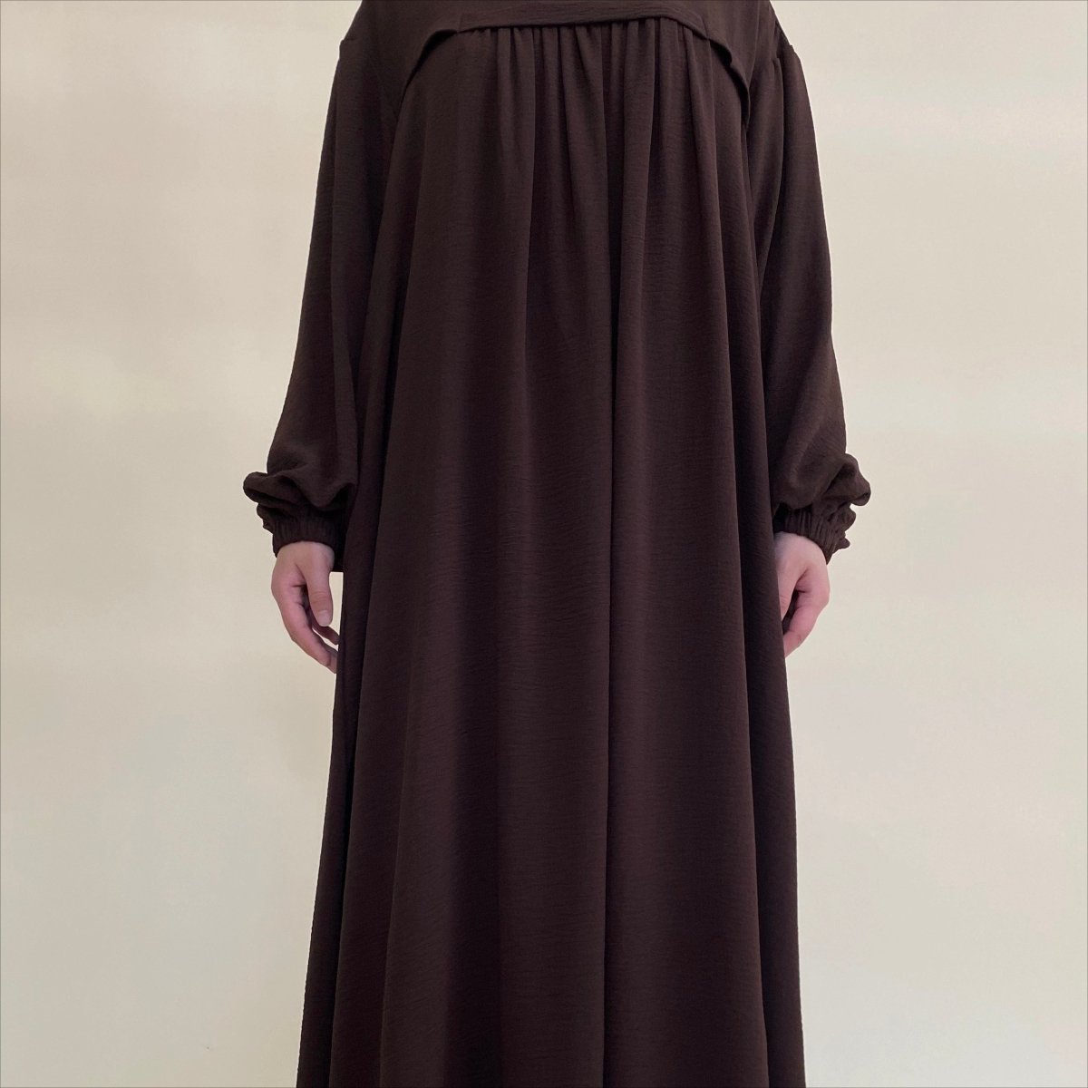 Crepe Abaya with Secure Pockets for Umrah VIP Exclusive Access (MAVIP386)