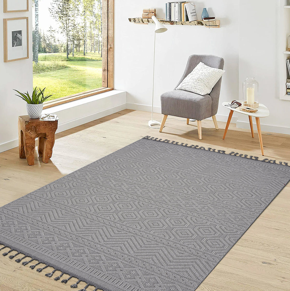 NAAR Guros Collection 4X6 White / Geometric Indoor / Outdoor Area Rug