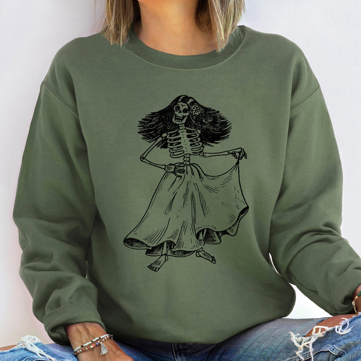 Day Of The Dead Lady Halloween Sugar Skull Floral Celebration Art Design Sweatshirt