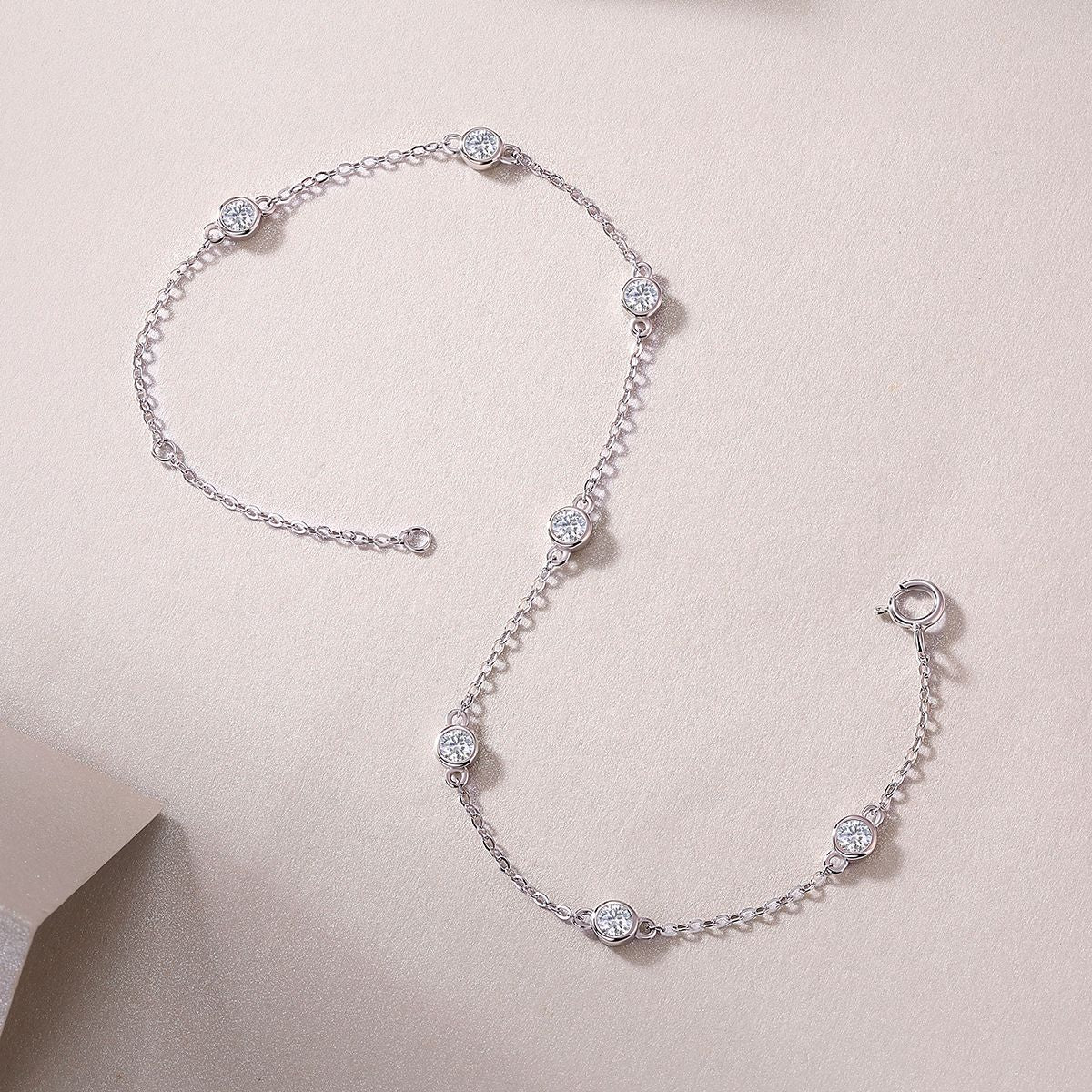 Dynamic Bubble - A fashionable jewelry bracelet and bangle set with Moissanite S925 sterling silver and Platinum-plated diamond