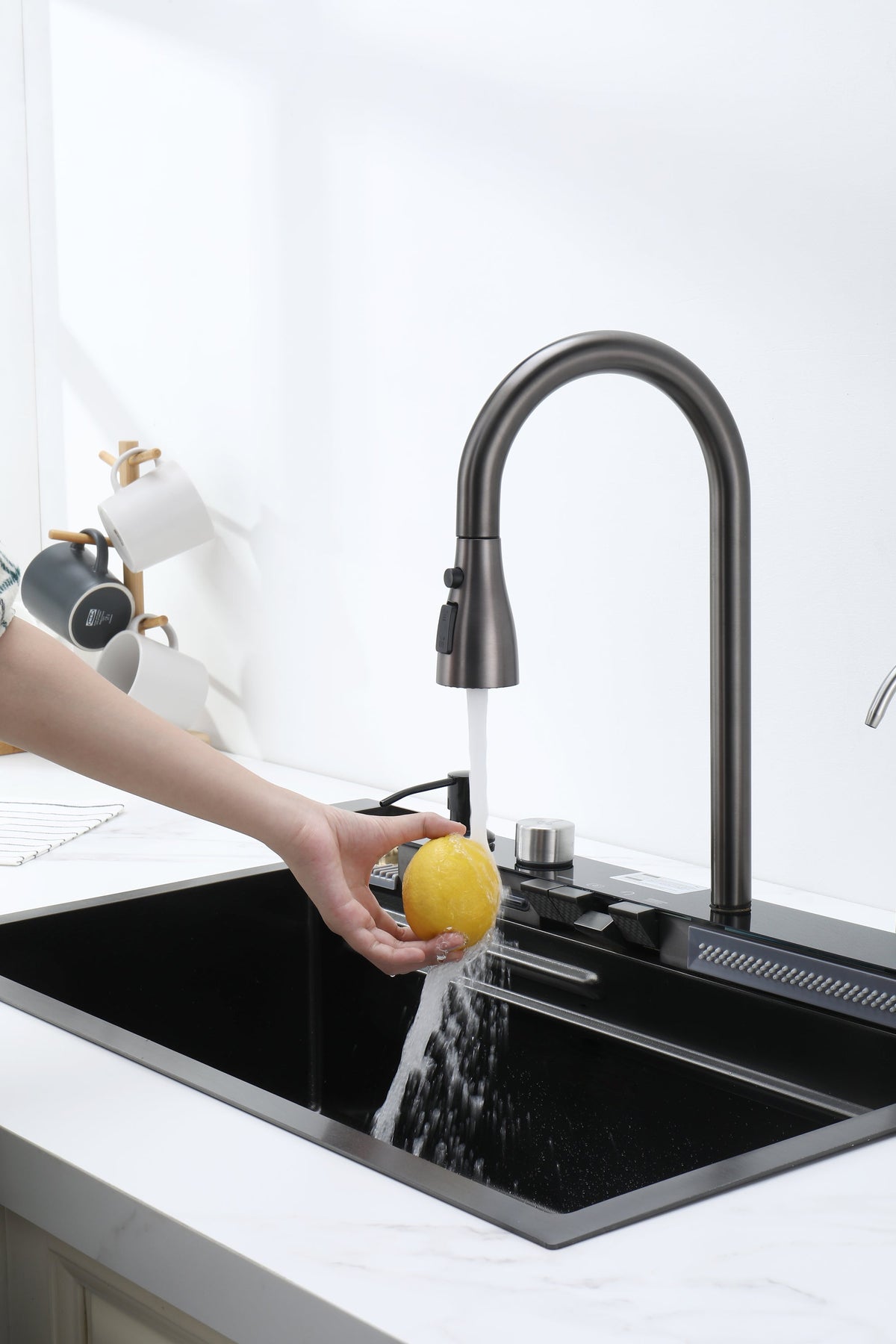 Pull-out Facuet Single Bowl Sink Kitchen Vegetable Sink 304 Whale Waterfall Sink Stainless Steel Dish Sink Vegetable Sink Household Vegetable Washing Basin