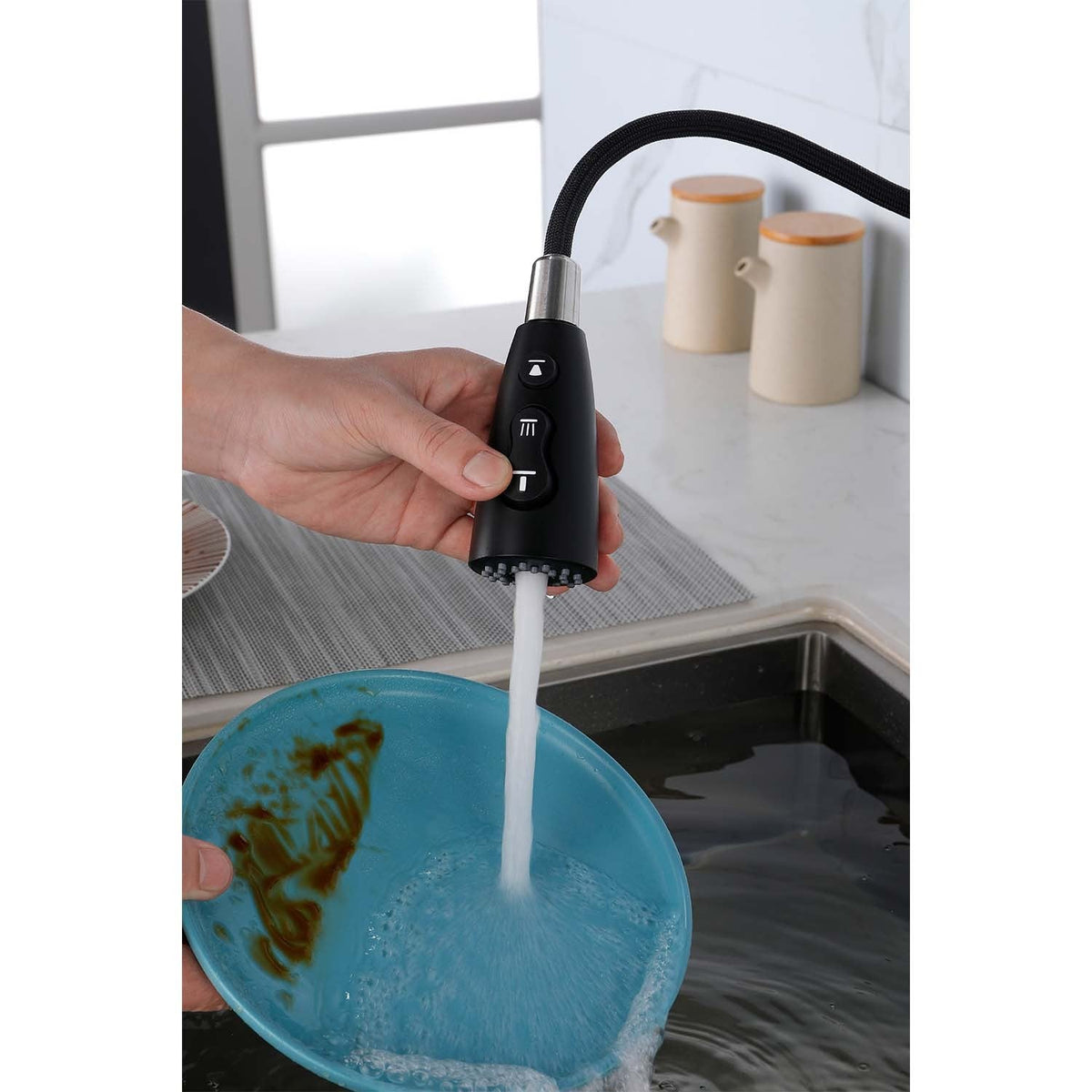 Single Handle Stainless Steel Kitchen Sink Faucet with Pull Down Sprayer