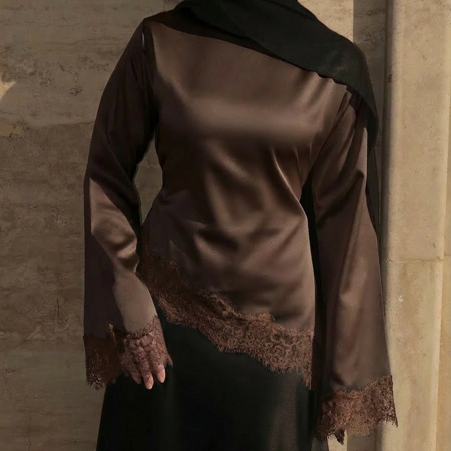Lace Trim Contrast Panel Satin Top(MS407)