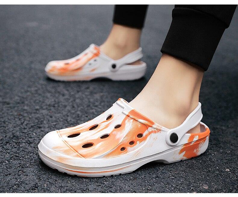 Men's Summer Hole Shoes Soft Rubber Lightweight Garden Clogs Couples Arch Support Clogs Garden Shoes Slip-on Outdoor Beach Slippers Mixed Colors Sandals
