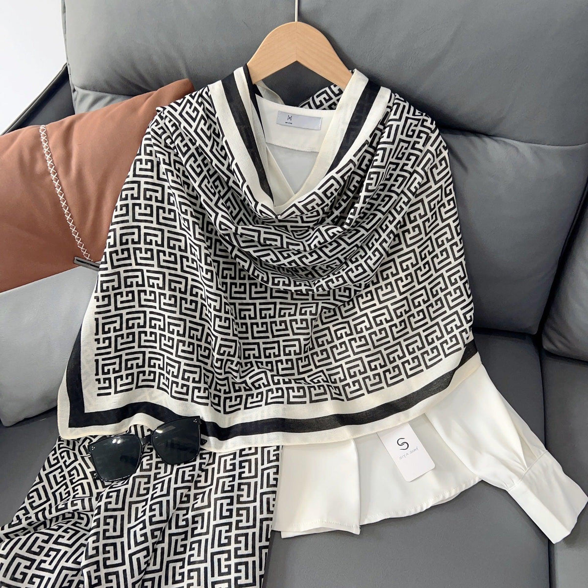 MH057 Lettered Rayon And Linen Hijab