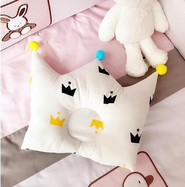 Newborn Baby Shaping Pillow Cute Crown Shape Backrest Cushion Anti-head Correction Bed Neck Support Pillows Baby Pillow Baby Bedding Air Mesh Organic Cotton Soft Baby Pillow Newborn Anti Flat Head Syndrome for Crib Cot Baby Pillow
