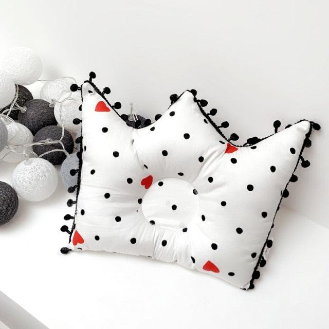 Newborn Baby Shaping Pillow Cute Crown Shape Backrest Cushion Anti-head Correction Bed Neck Support Pillows Baby Pillow Baby Bedding Air Mesh Organic Cotton Soft Baby Pillow Newborn Anti Flat Head Syndrome for Crib Cot Baby Pillow