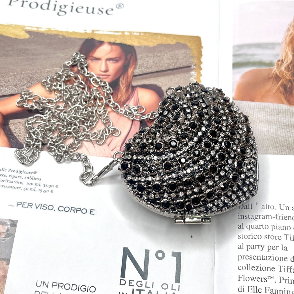 Sparkling Heart-Shaped Crossbody Bag Everyday Glam Diamond-Studded Mini Purse (MAC279)