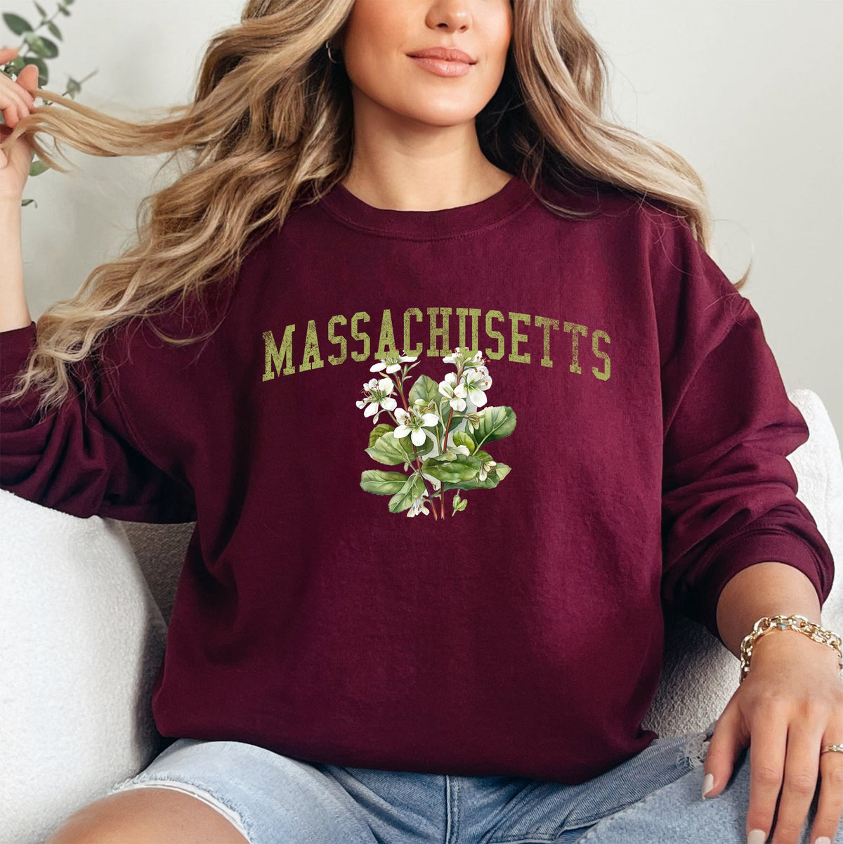 Massachusetts State Flower Emblem Celebrating Bay State Heritage Artwork Sweatshirt