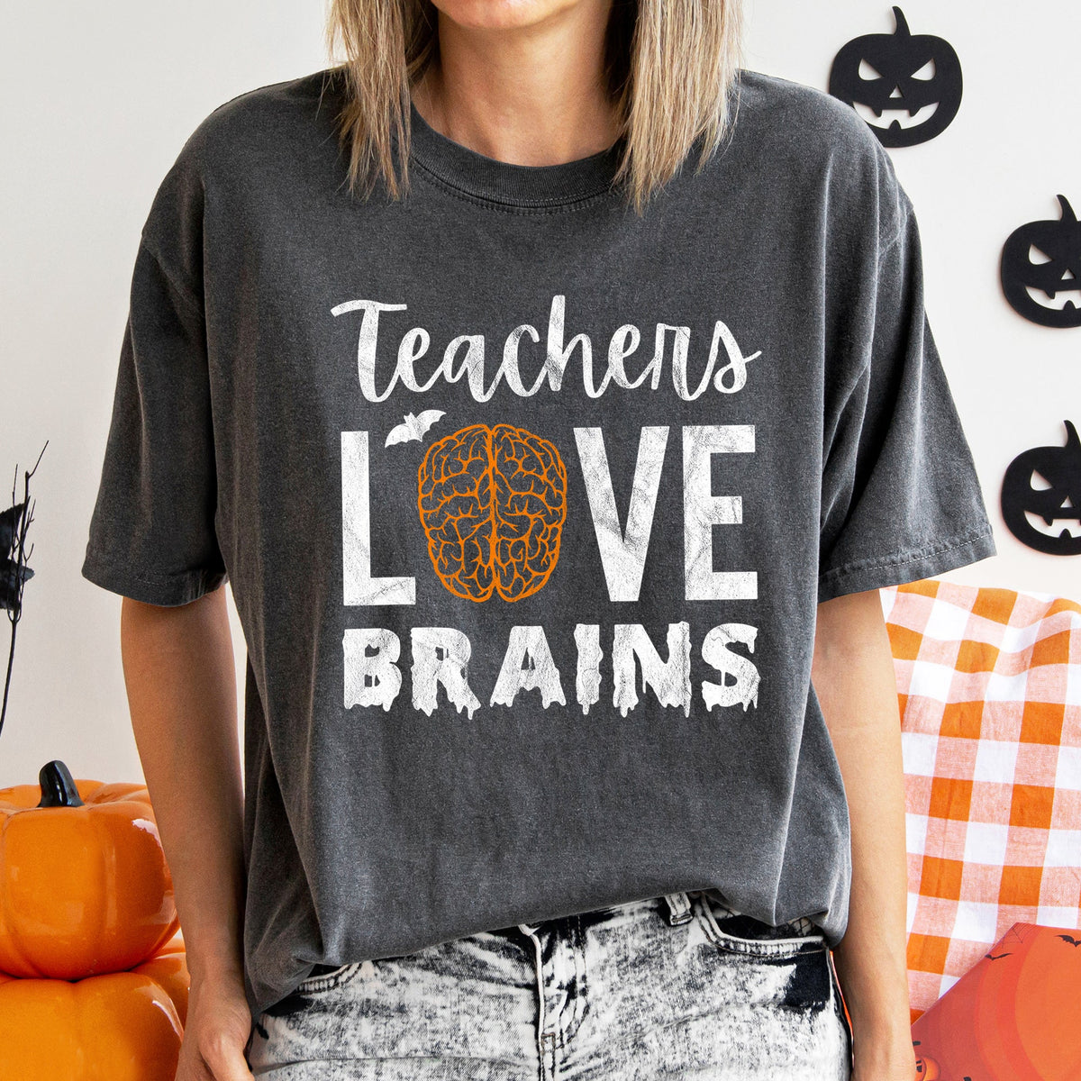 Teachers Love Brains Retro Halloween Edition For Educators Everywhere Comfort Colors Tee
