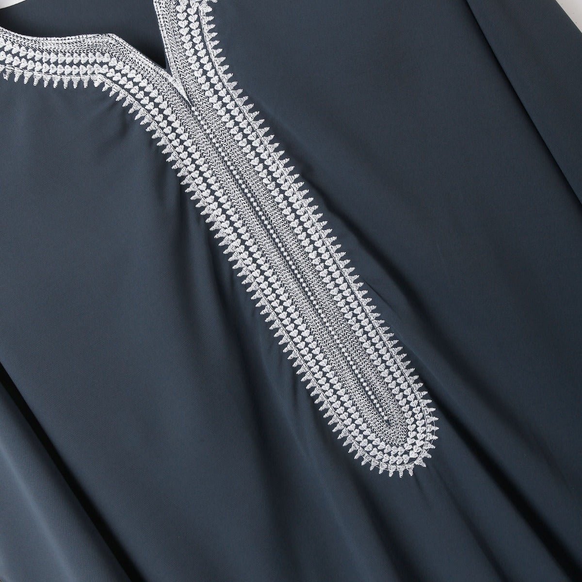 V-Neck Geometric Stitching Embroidered Medium Short Sleeve Muslim Robe Thobe (MT030)