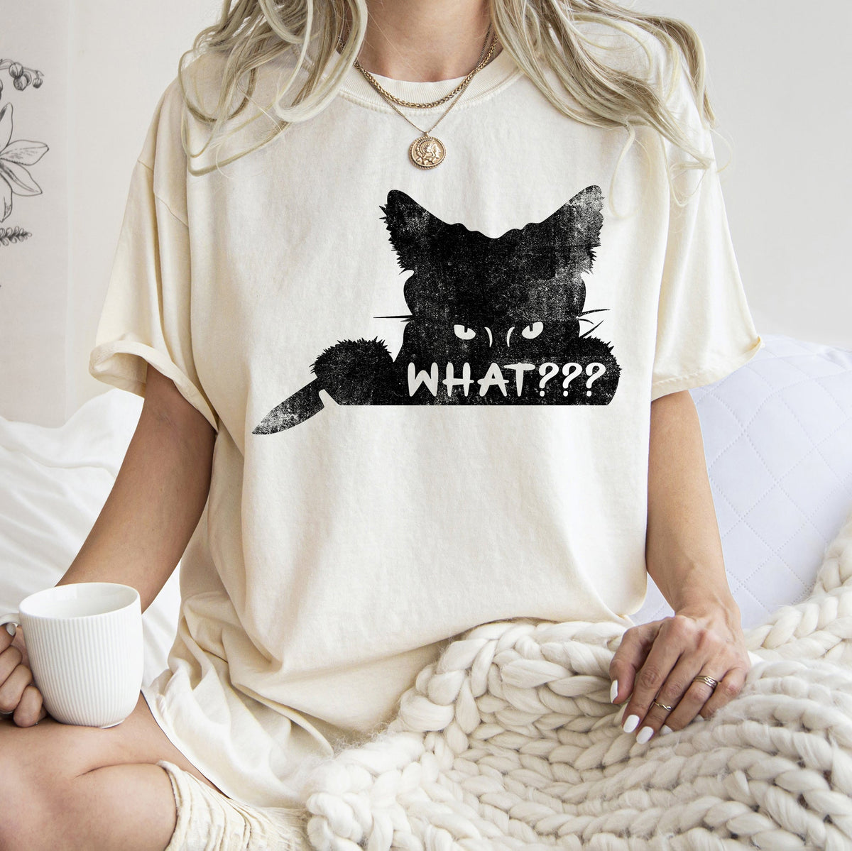 What? Cat And Knife Retro Halloween Icon Design For Night Owls Comfort Colors Tee